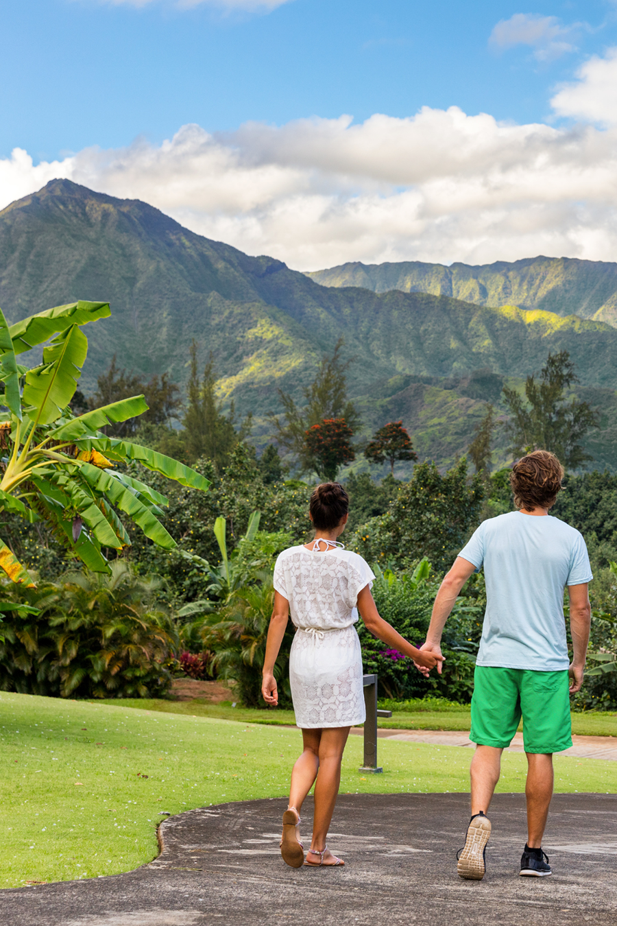 couple travelling
