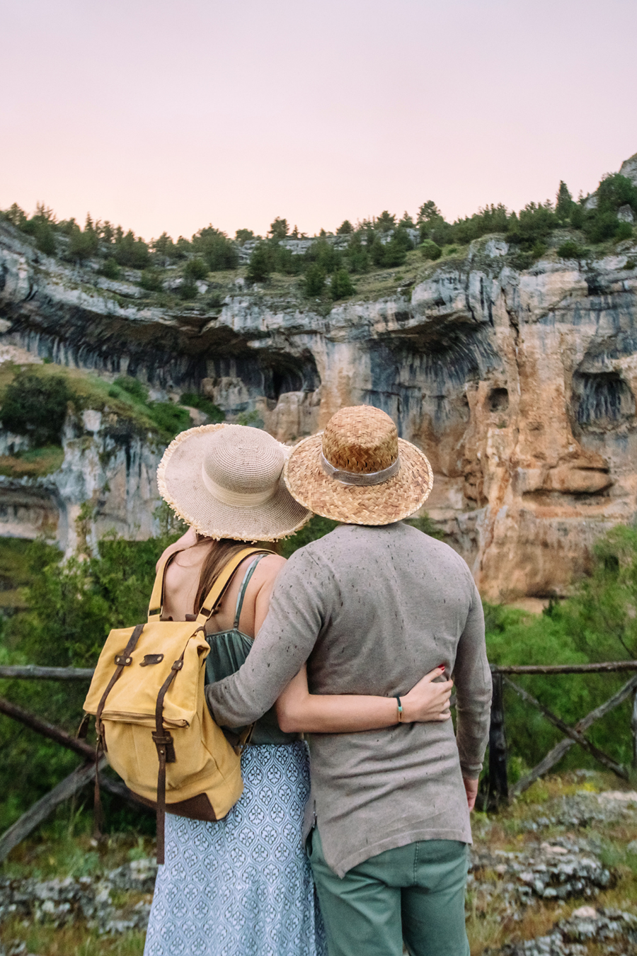 couple travelling